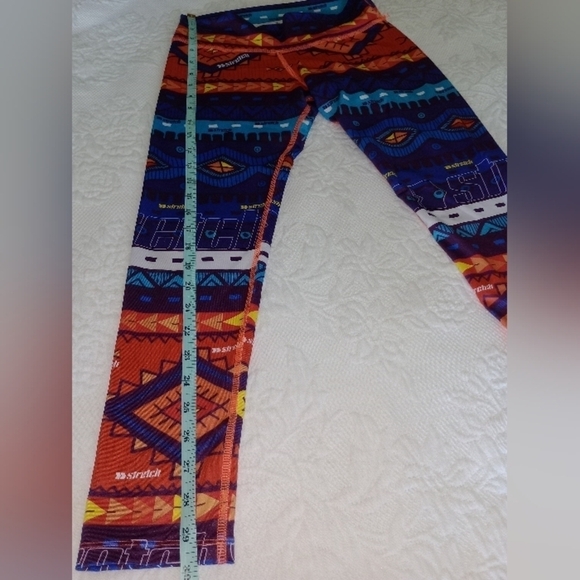 Zumba Dance Tribe Women's Perfect Capri Leggings One size Fits All - Picture 4 of 7